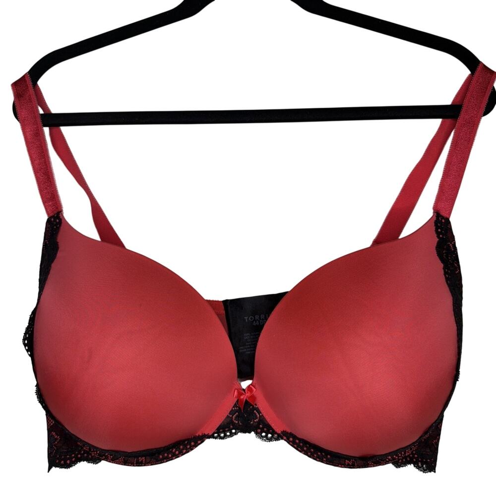 Torrid Women’s Bra size 44DD Black Lace Overlay Red Underwire